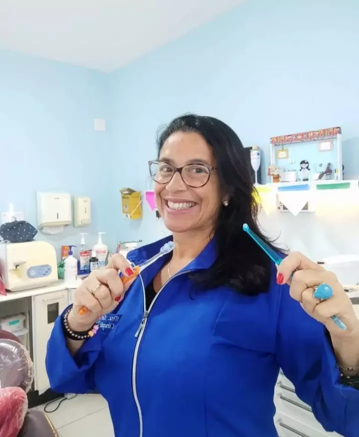 Escovar os dentes acaba com mau hálito?