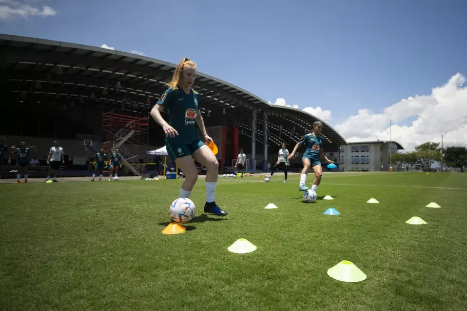 Seleção Feminina Sub-20 começa preparação para confronto contra a Costa Rica.