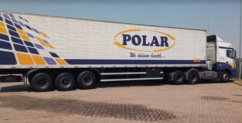 A foto mostra uma carreta da Polar Truck Service