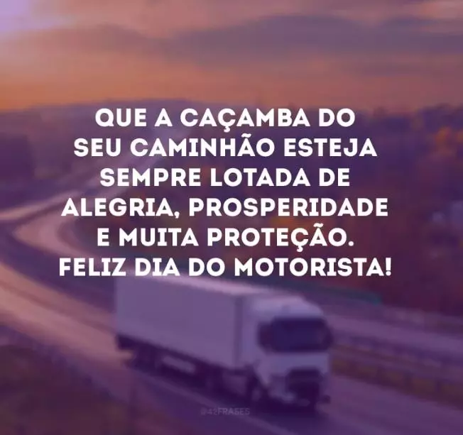 A foto mostra uma estrada e um caminhão
