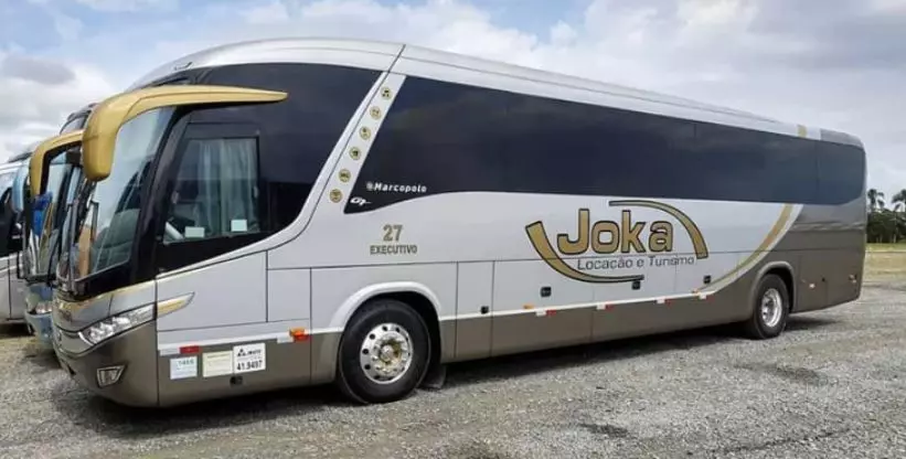 A foto mostra um ônibus da Joka Locação e Turismo