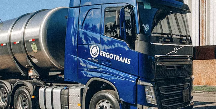 A foto mostra uma carreta da Ergotrans