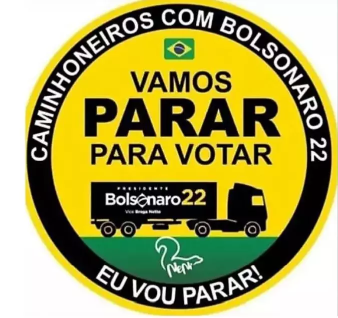 A foto mostra um adesivo com os dizeres: Vamos parar para votar - Bolsonaro 22