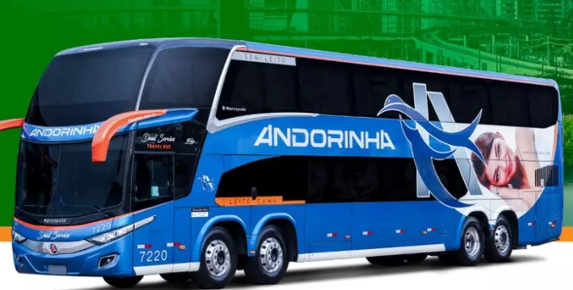 A foto mostra um ônibus da Empresa Andorinha