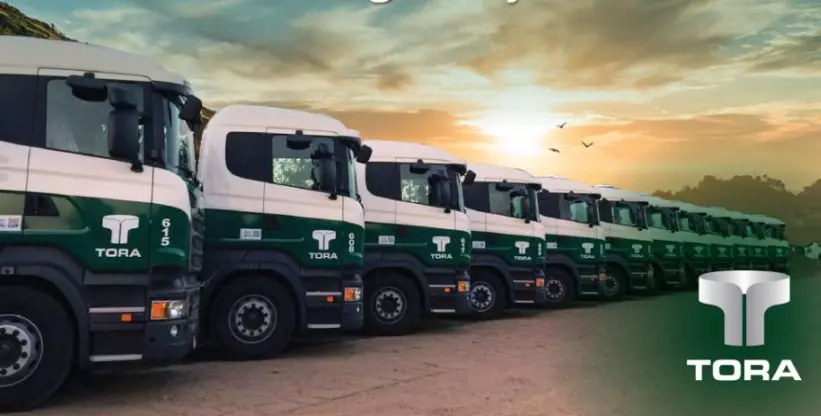 A foto mostra a frota da Tora Transportes