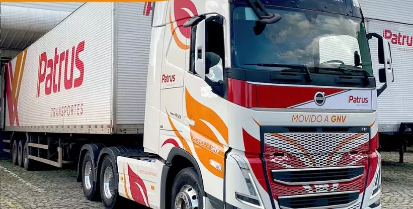 A foto mostra carreta da Patrus Transportes