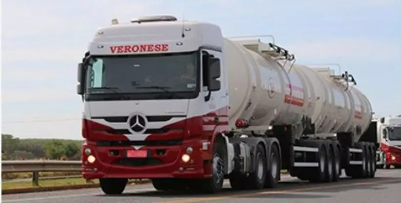 Veronese está com 4 vagas abertas para motoristas de bitrem