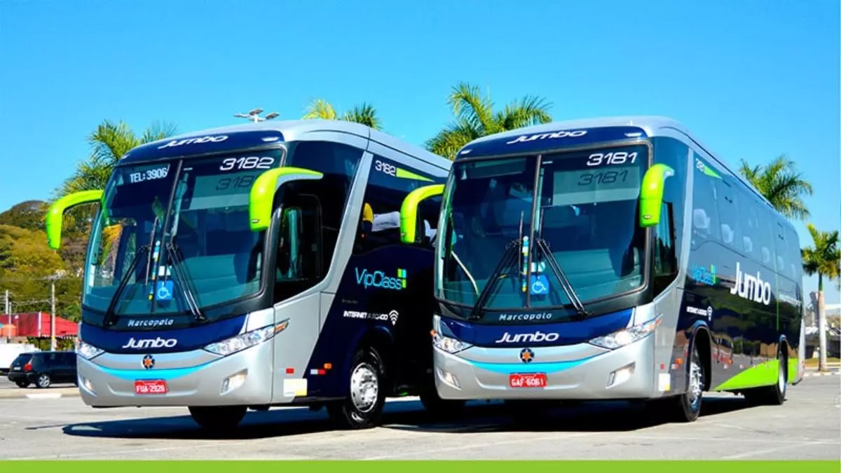  Ônibus da frota da empresa Jumbo Turismo  