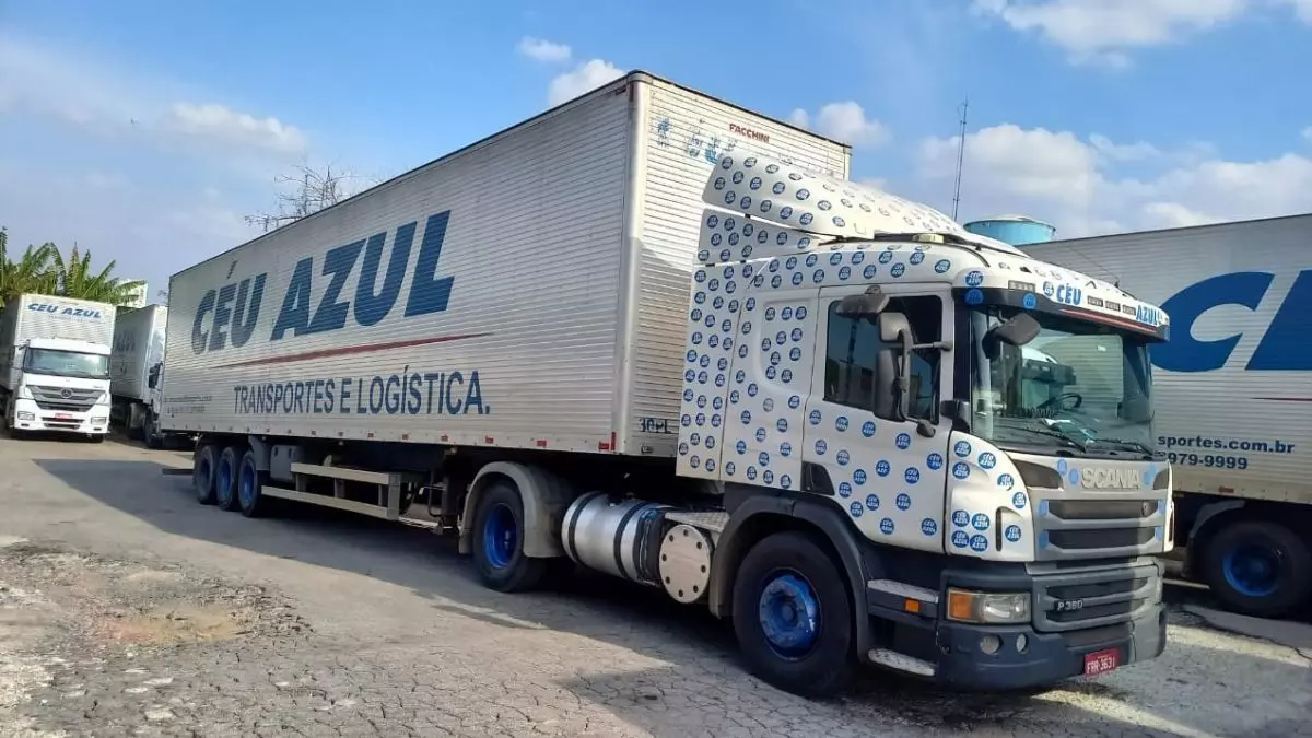 Céu Azul Transportes abre vagas para motorista carreteiro e truck