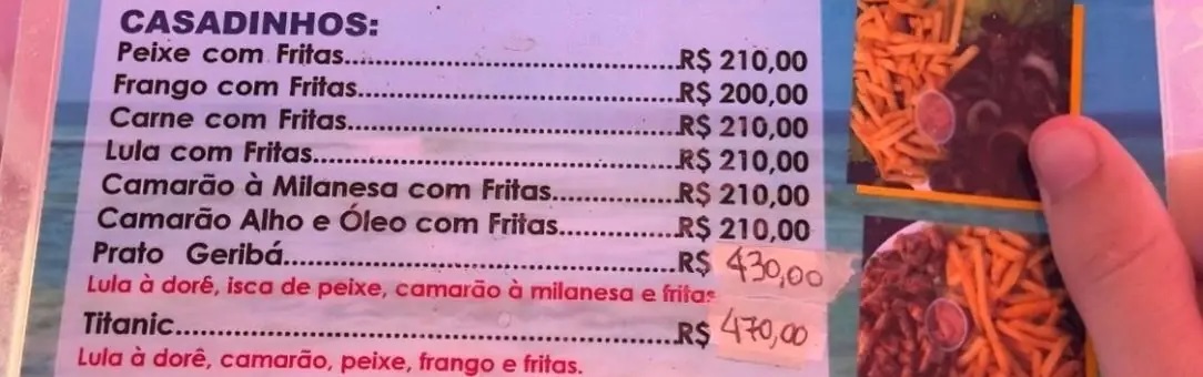 Absurdo à beira-mar: barracas cobram até R$ 450 por prato na Praia do Forte e revoltam turistas em Cabo Frio