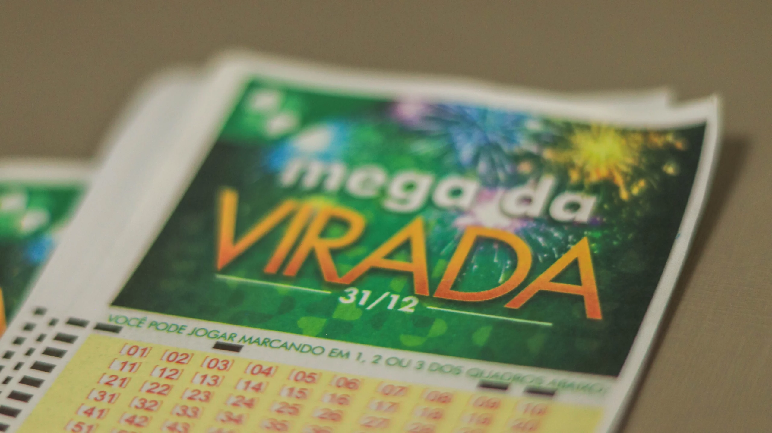 Mega da Virada: 2 bolões e 4 apostas simples dividem prêmio de R$ 1,09 bi