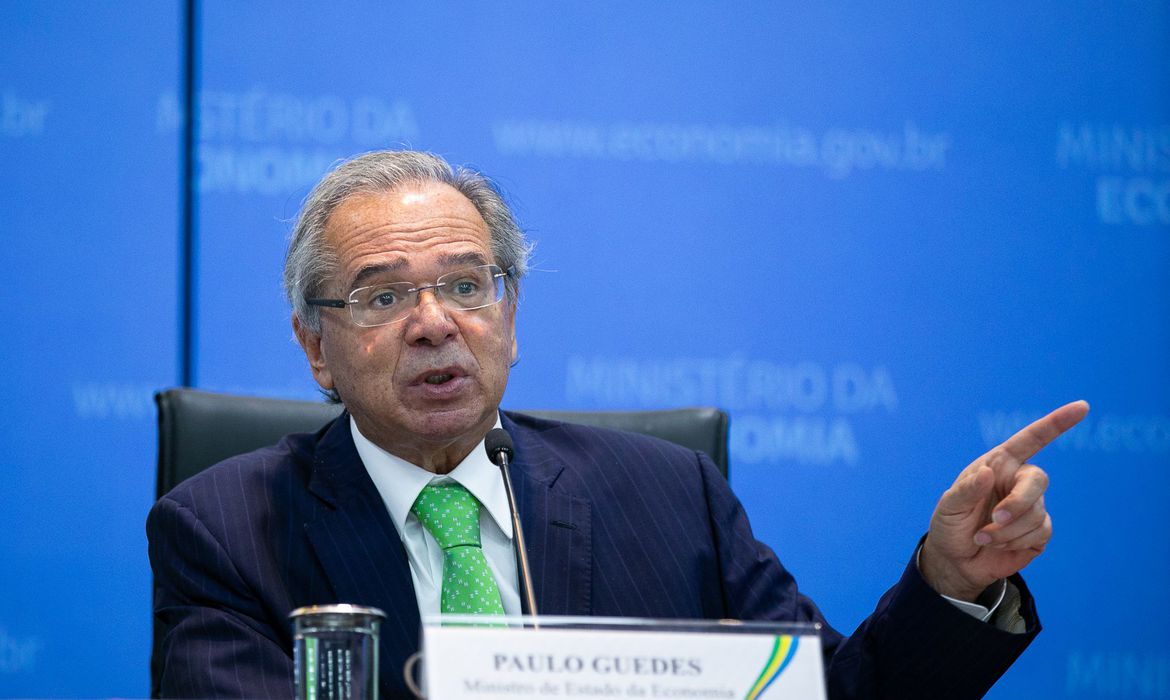 Guedes defende reforma enxuta do IR enquanto Congresso articula para reduzir tributo das empresas