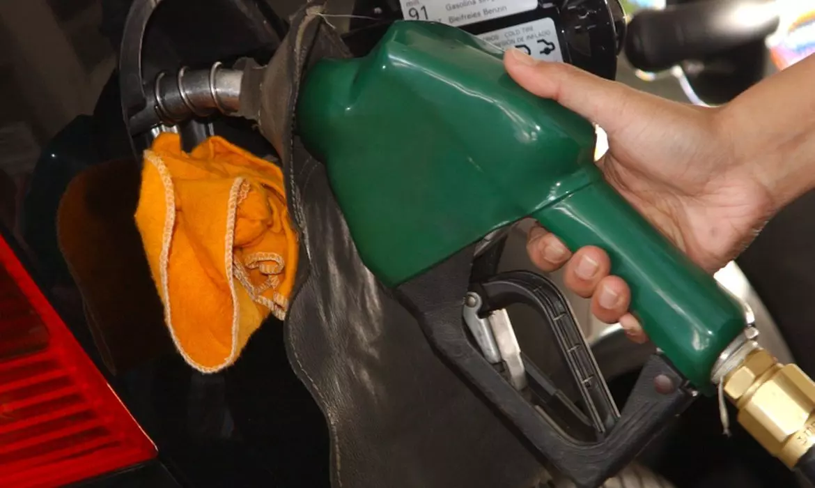 Preço da gasolina no Ceará poderá ultrapassar os R$ 6,00 a partir de janeiro