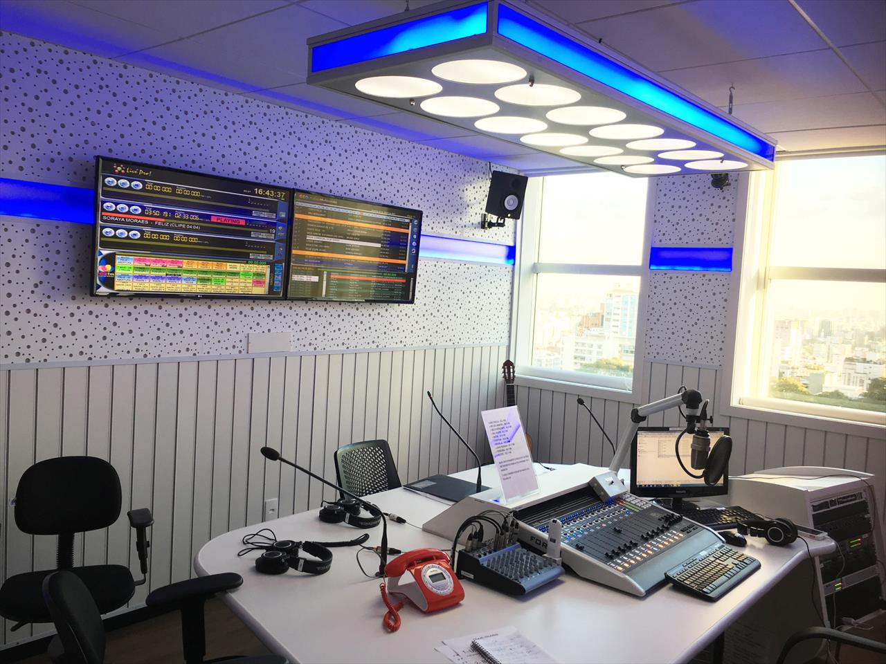 Rádio Feliz FM 92.9 - São Paulo - SP  |  Produção dos Mobiliário