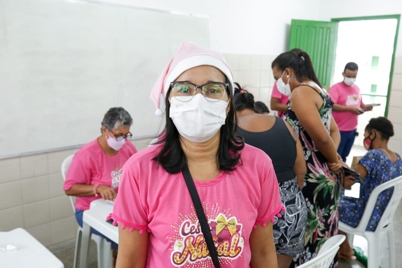 Primeiro dia da entrega dos cupons da Cesta de Natal é marcado pela tranquilidade e organização - Bahia Diário Primeiro dia da entrega dos cupons da Cesta de Natal é marcado pela tranquilidade e organização - Bahia Diário