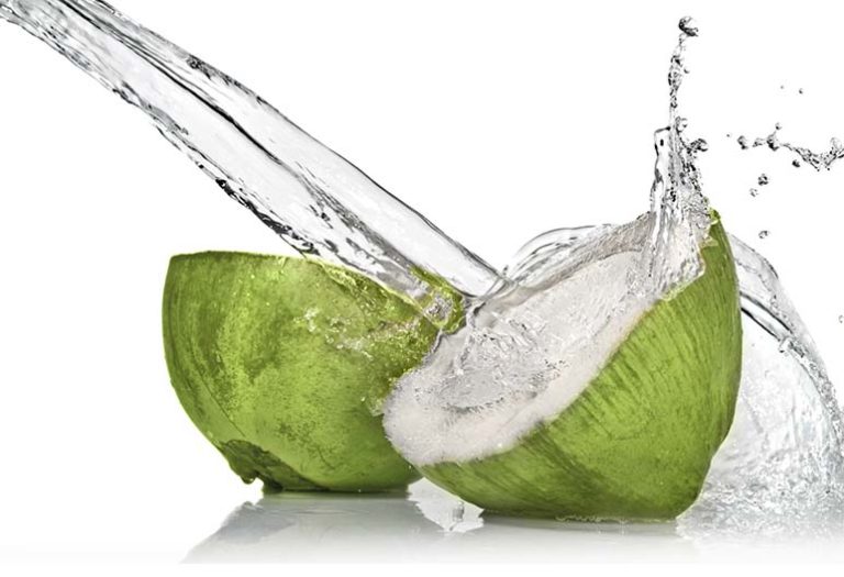 Água de coco é aliada do rejuvenescimento Água de coco é aliada do rejuvenescimento