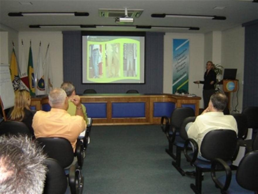 Coreminas - Etiqueta do Profissional de Vendas
