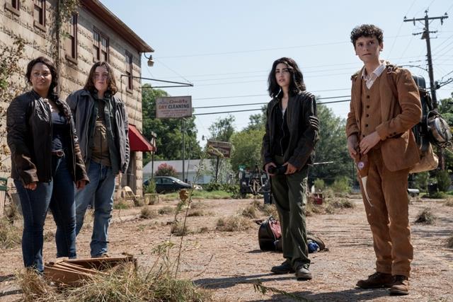 Confira fotos exclusivas de “The Walking Dead: World Beyond”, nova série da AMC