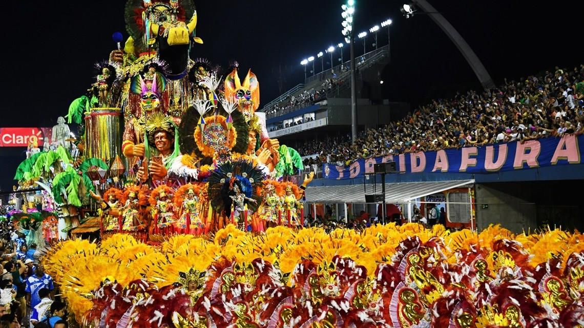Bruno Covas anuncia adiamento do Carnaval