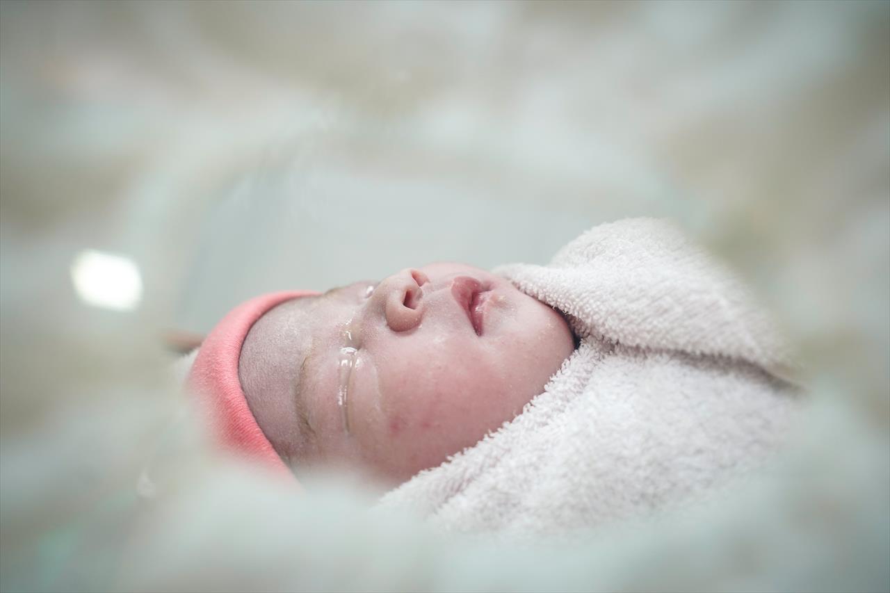 Bebês prematuros: Entenda as características, fatores de risco e cuidados necessários com a saúde de bebês pré-termo