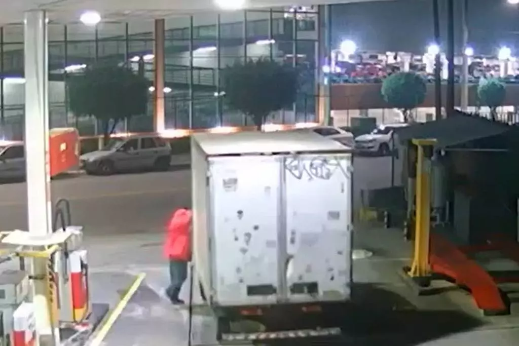 Frentista na Mooca é arrastado por caminhão e morre ao tentar evitar calote