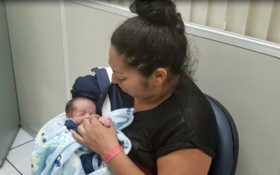 Mãe recupera bebê roubado na maternidade