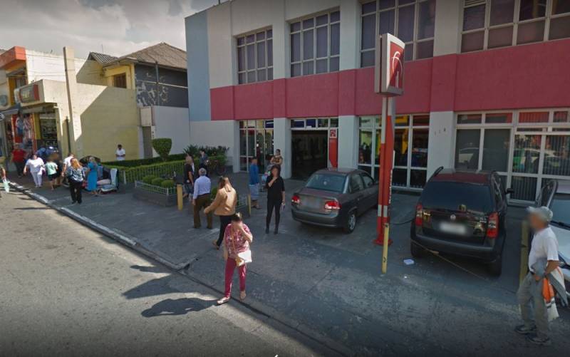 Idoso de 74 anos é baleado por segurança de agência bancária na Zona Leste