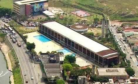 Aluno de 14 anos esfaqueia professor em escola na Aricanduva