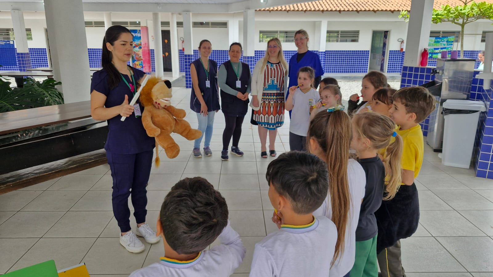 São João do Itaperiú leva campanha de saúde bucal às escolas