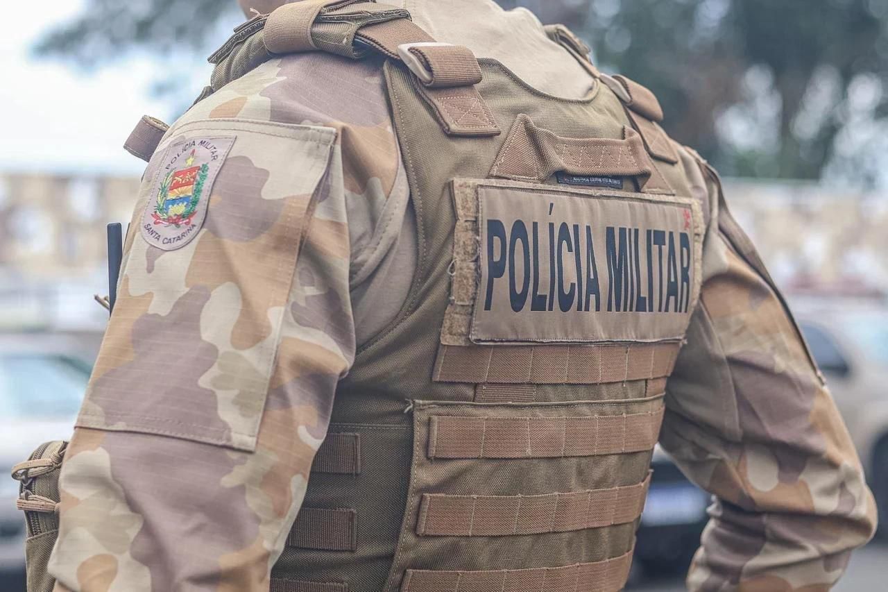 *Oito policiais militares reforçam a segurança de Penha na alta temporada*