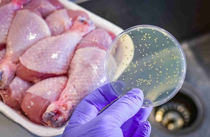 Homem é diagnosticado com botulismo após comer pimenta em conserva no DF