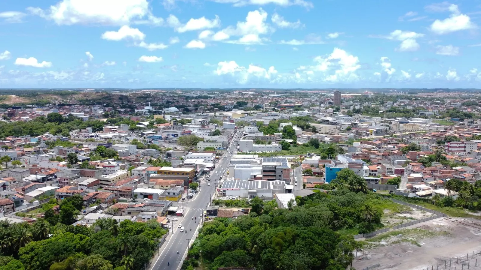 Camaçari está entre as cidades líderes na geração de emprego e renda, aponta revista veja.