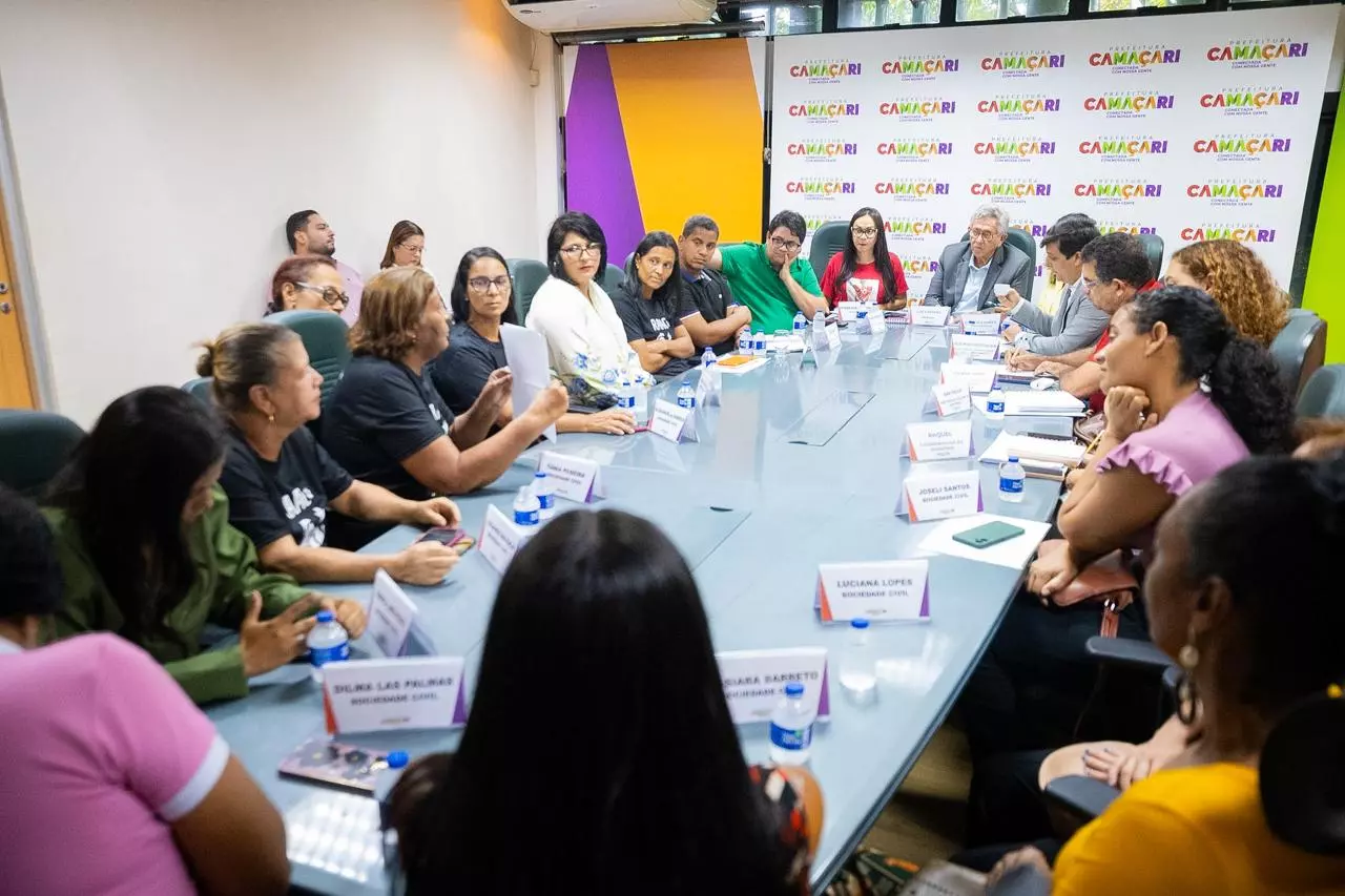 Em diálogo com ativistas da causa animal, Prefeitura alinha ações prioritárias